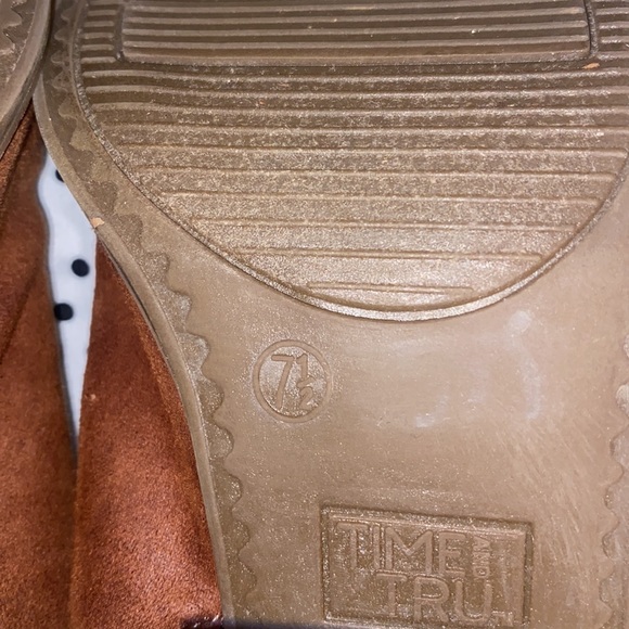 Time and Tru Women’s Heels - Picture 7 of 7